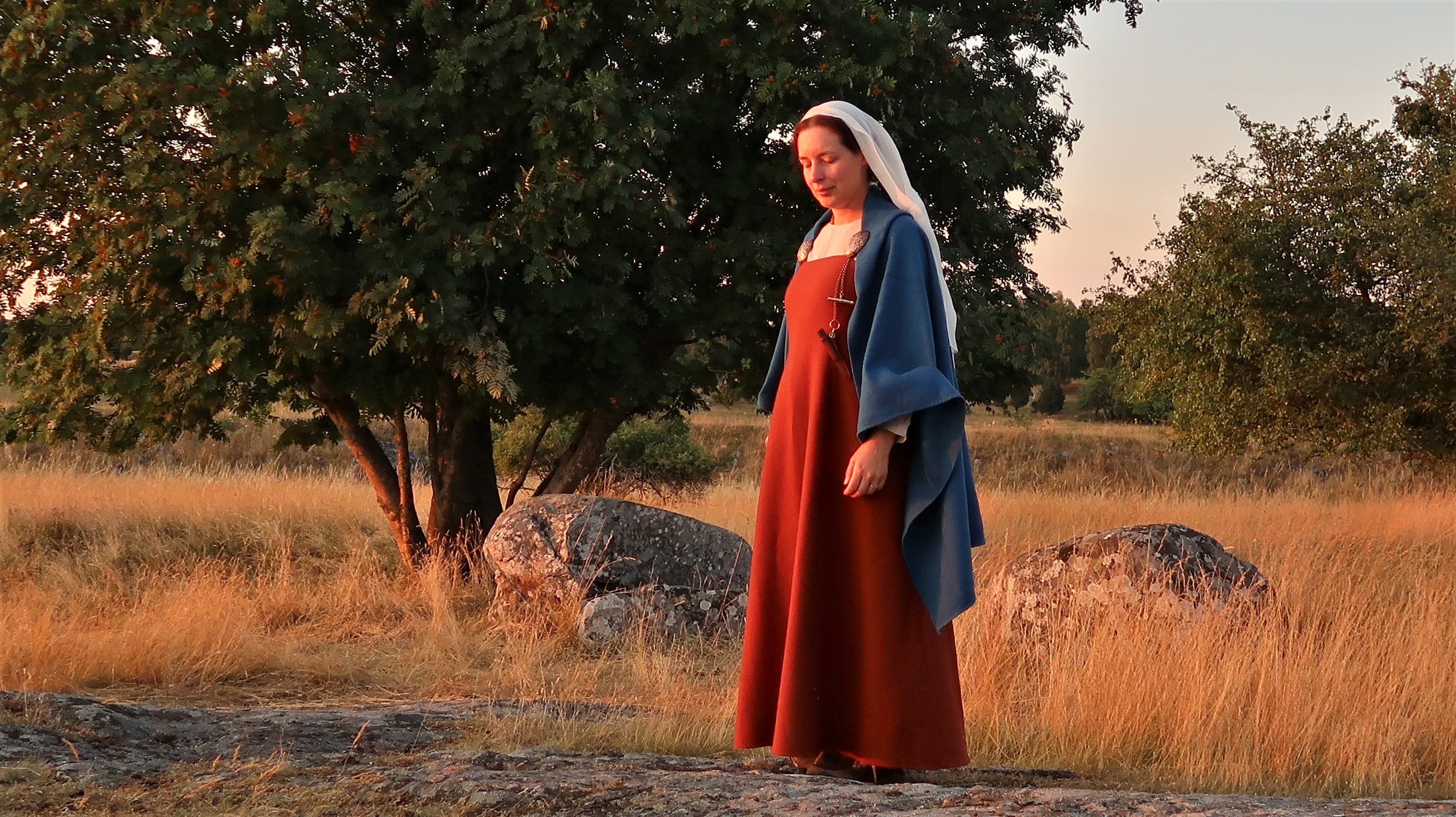 Viking apron dress, part 2 HANDCRAFTED HISTORY